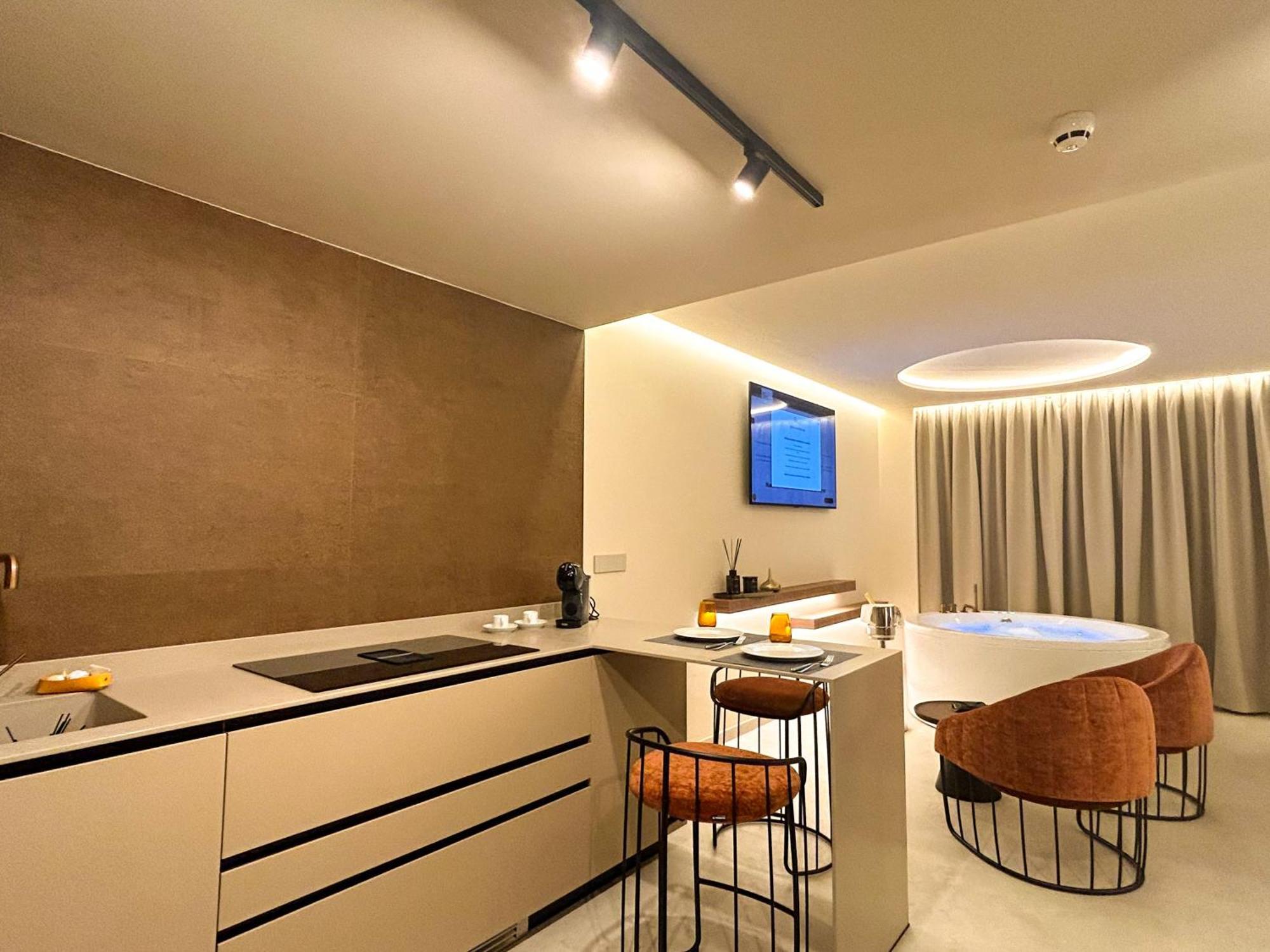 Olea Suites 알칼라 델 후카르 외부 사진